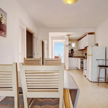 Beautiful 3 Bed Apartment *